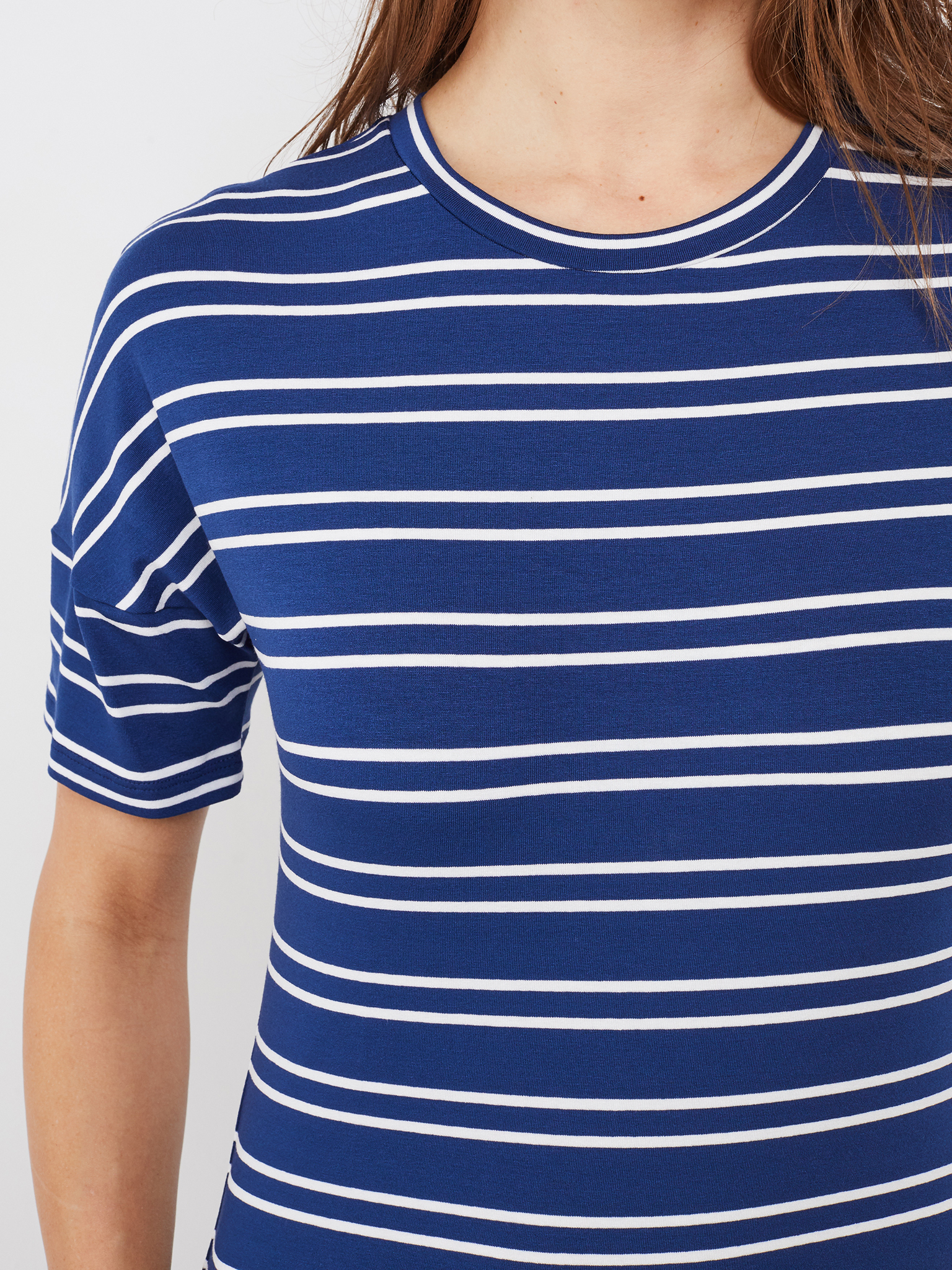 T-Shirt Blau-Weiß gestreift mit U-Boot-Ausschnitt