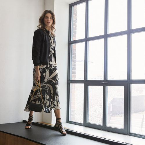Kleid Print Muster Frühjahr Sommer 2022 OZETA Kleid Print Muster Frühjahr Sommer 2022 OZETA