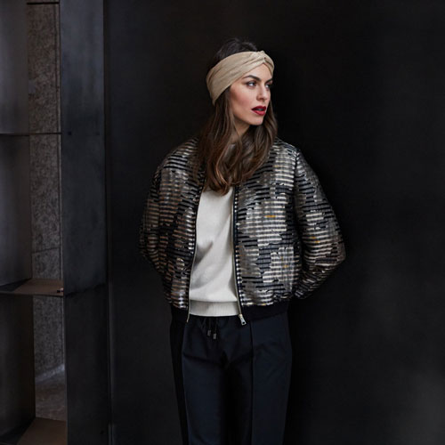 Bomber Outfit Frühjahr Sommer 2022 OZETA Bomber Outfit Frühjahr Sommer 2022 OZETA
