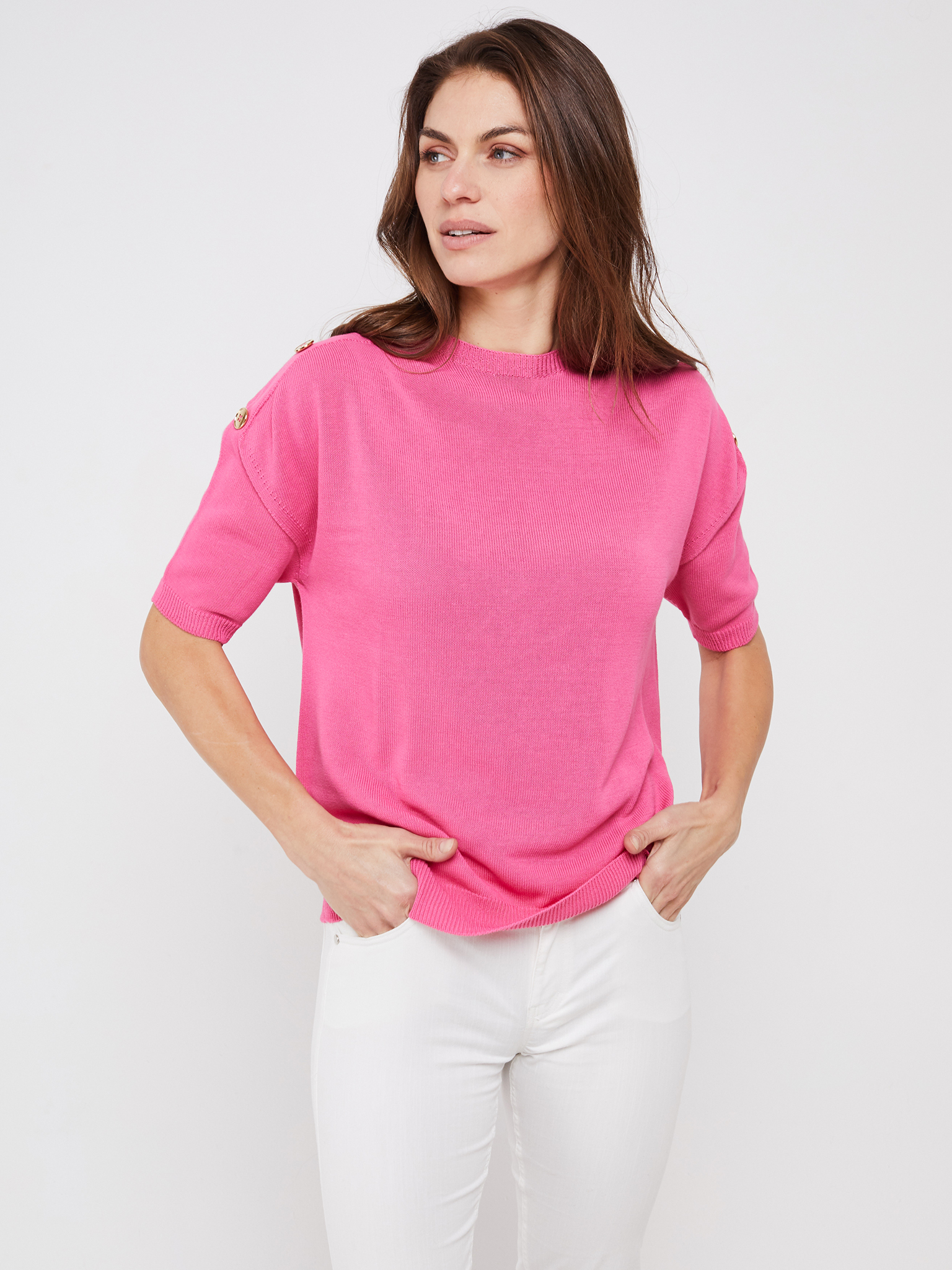 Pullover Pink mit kurzen Armen und goldenen Zierknöpfen